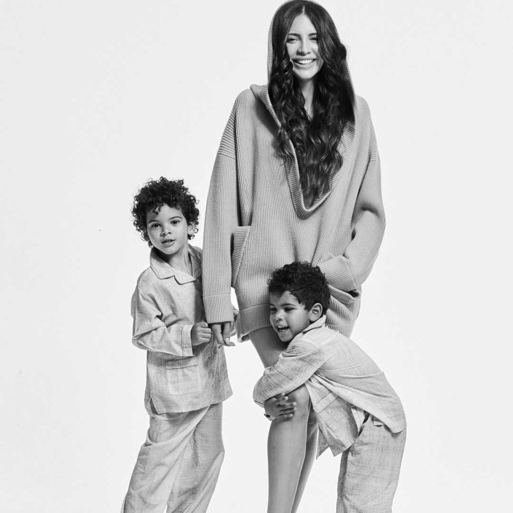Photographer Josh Ryans captures photo of Hope Dworaczyk Smith with two sons.