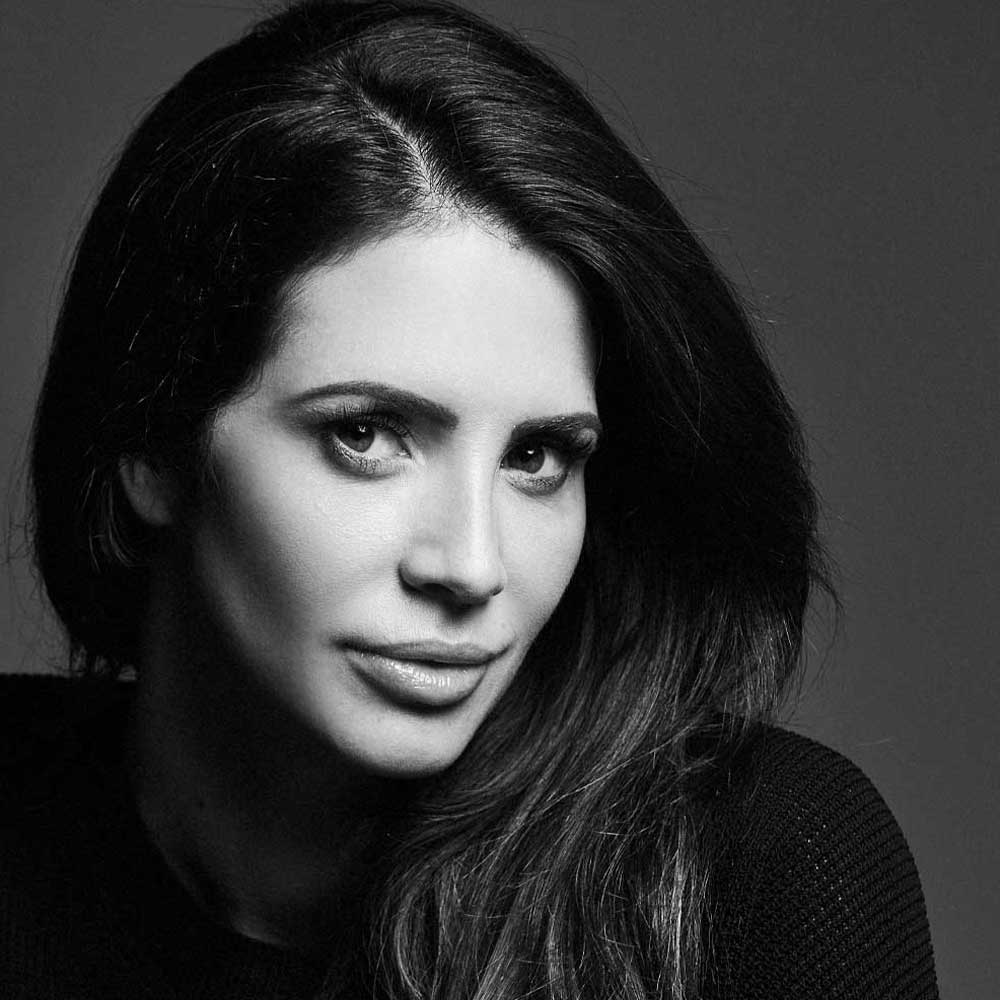 Headshot of Hope Dworaczyk Smith, Founder and CEO of MUTHA™